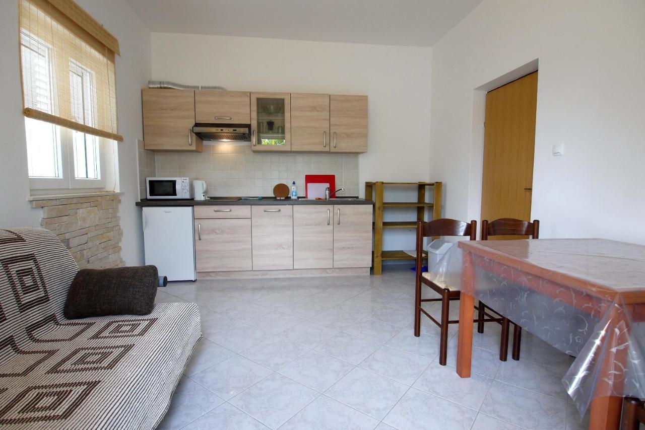 Paklenica Sport Apartments Starigrad Paklenica Oda fotoğraf