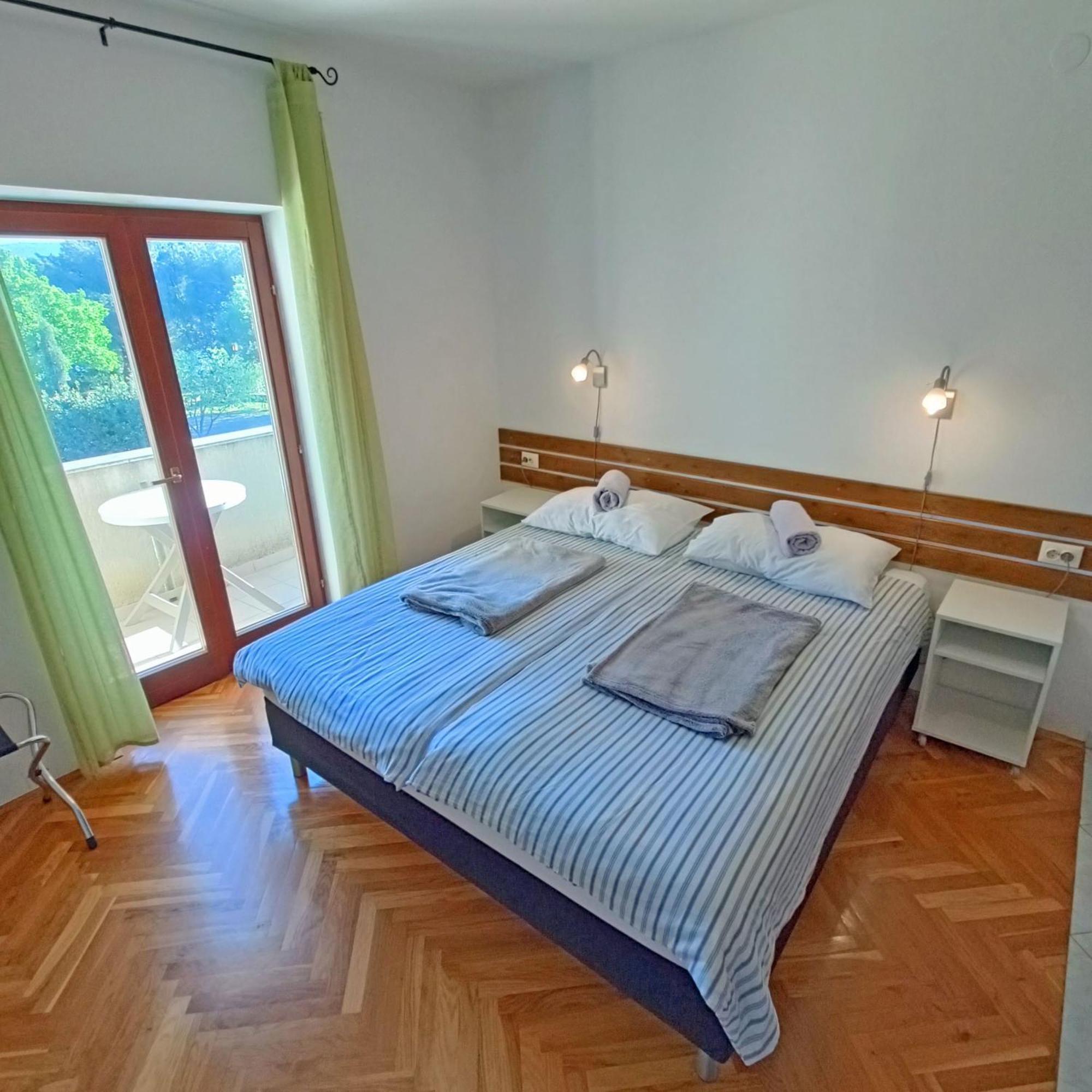 Paklenica Sport Apartments Starigrad Paklenica Oda fotoğraf