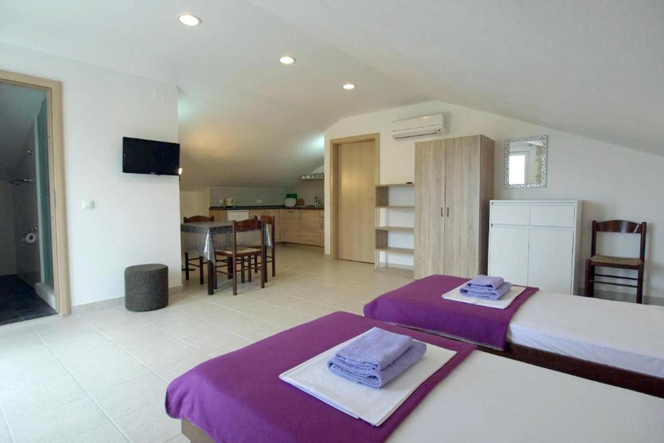 Paklenica Sport Apartments Starigrad Paklenica Oda fotoğraf