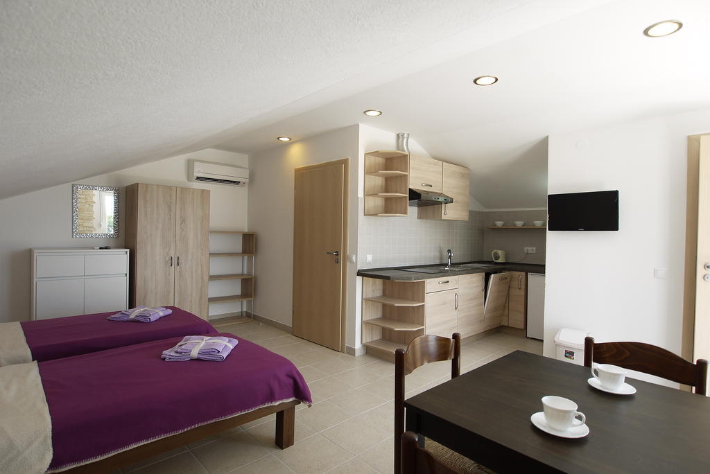 Paklenica Sport Apartments Starigrad Paklenica Oda fotoğraf