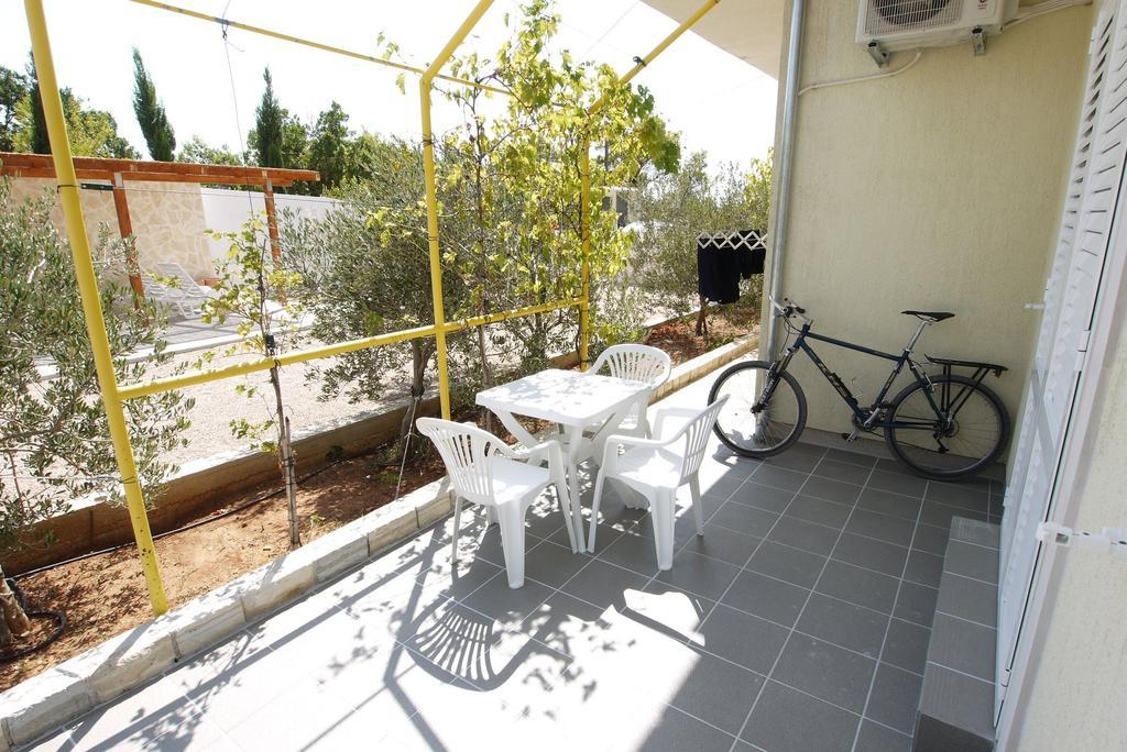 Paklenica Sport Apartments Starigrad Paklenica Oda fotoğraf
